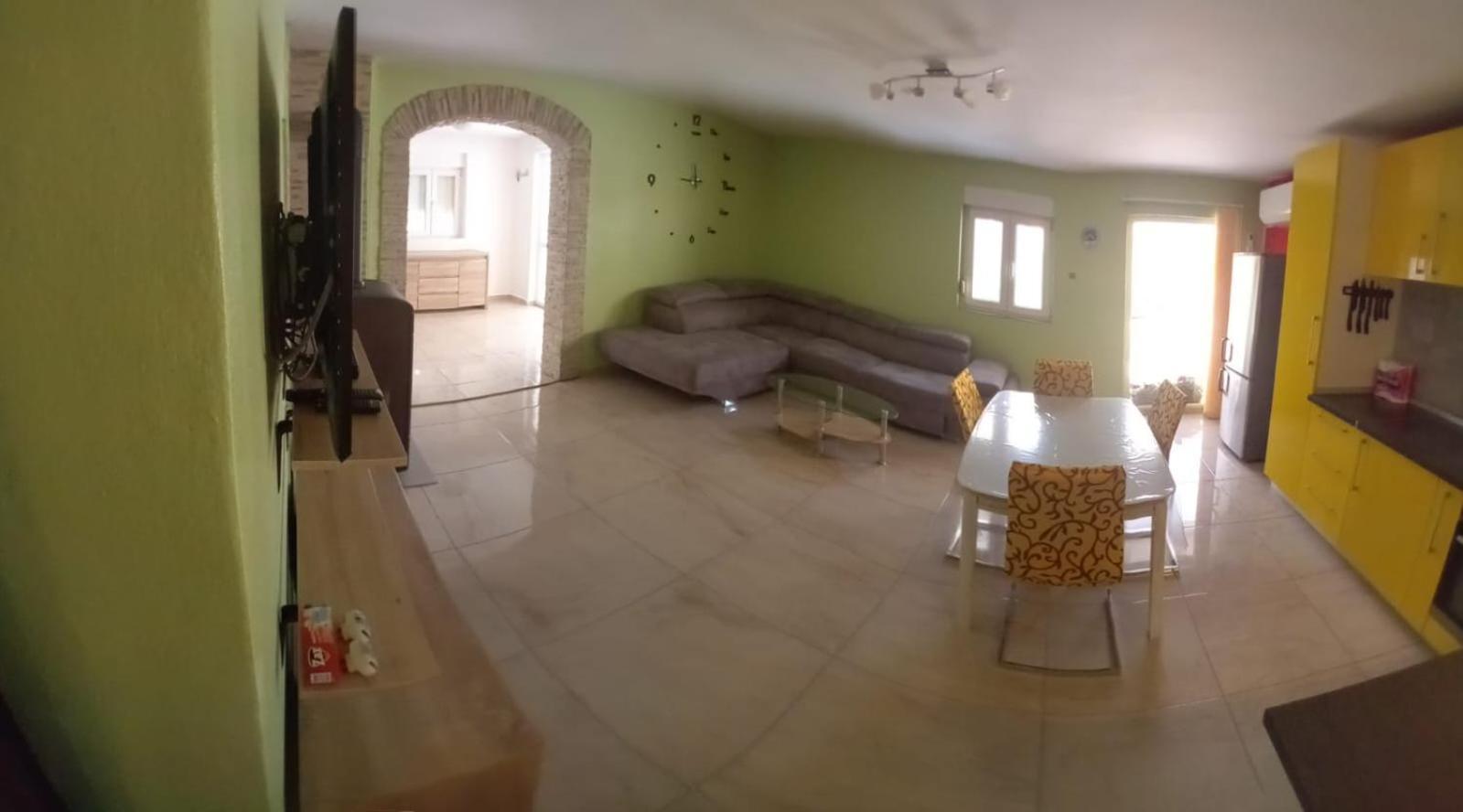 Apartman Naomi 比比涅 外观 照片