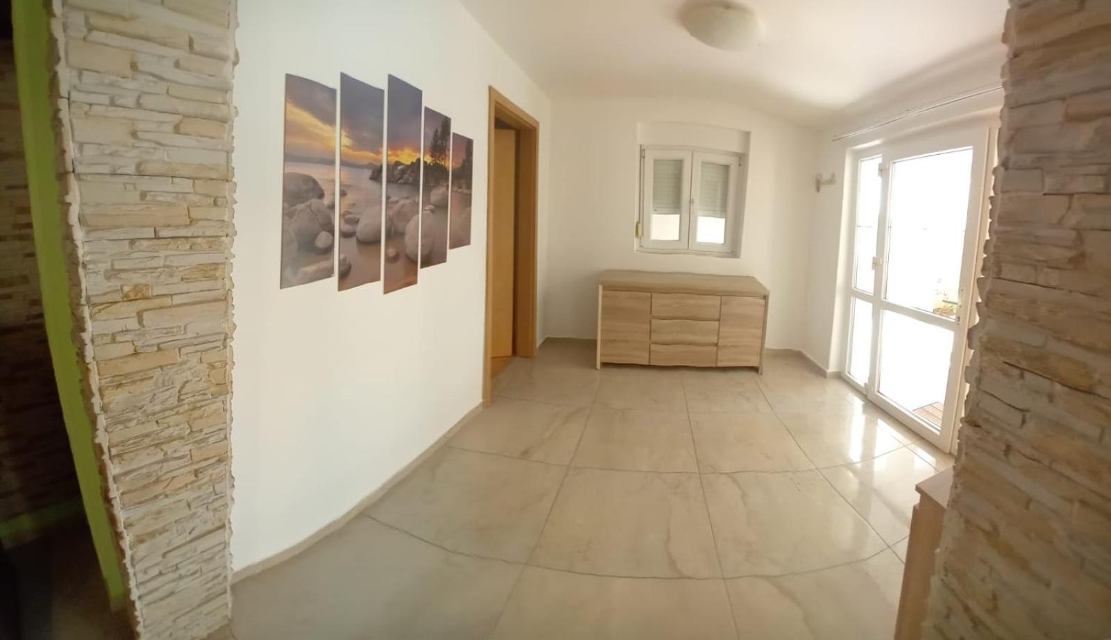 Apartman Naomi 比比涅 外观 照片