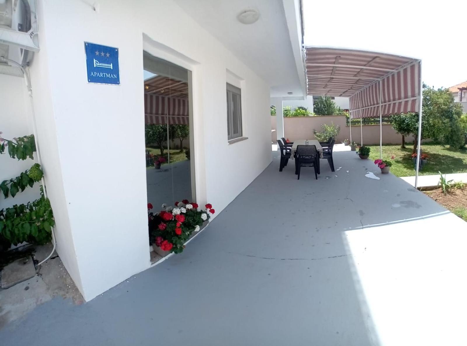Apartman Naomi 比比涅 客房 照片
