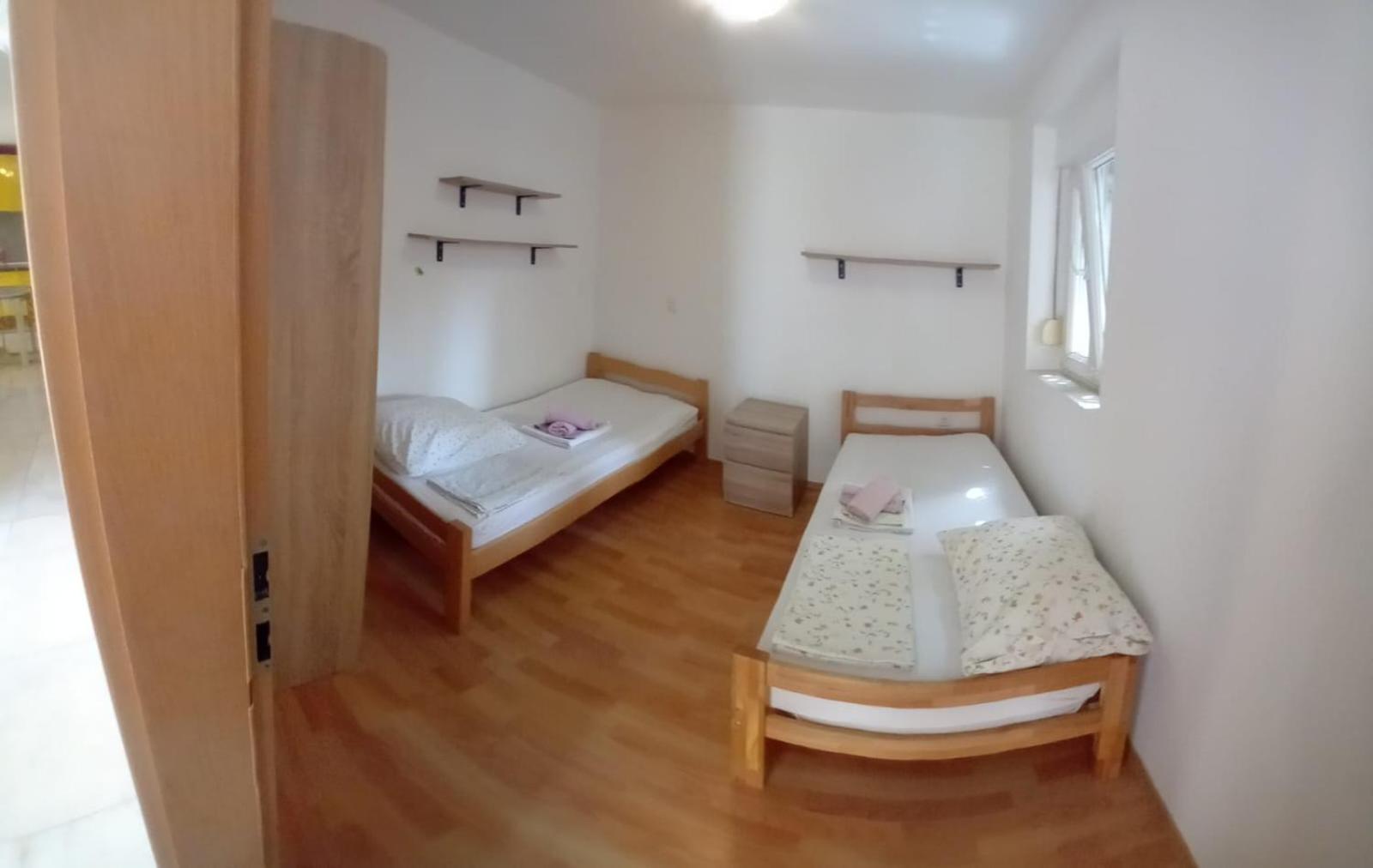 Apartman Naomi 比比涅 外观 照片